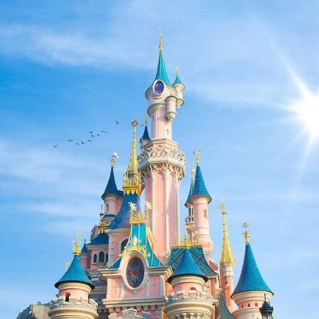 The Art Of Disney Chessy Экстерьер фото